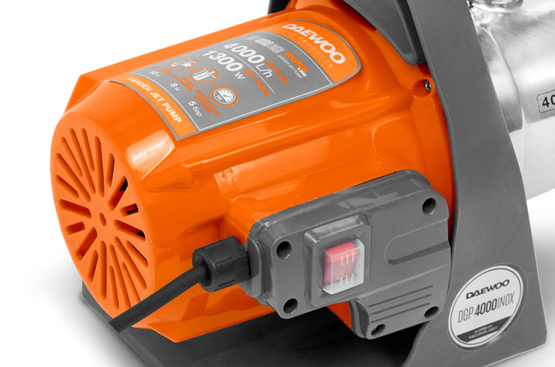 Защищен от перегруза и перегрева. Обеспечивает бесшумную и эффективную работу и гарантирует стабильную подачу воды. Двигатель имеет низкий уровень вибрации и не требует сложного технического обслуживания, обеспечивая долгий срок службы и надежность насоса.