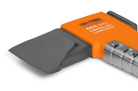 Специальное защитное покрытие лезвия предотвращает коррозию и застревание в древесине.